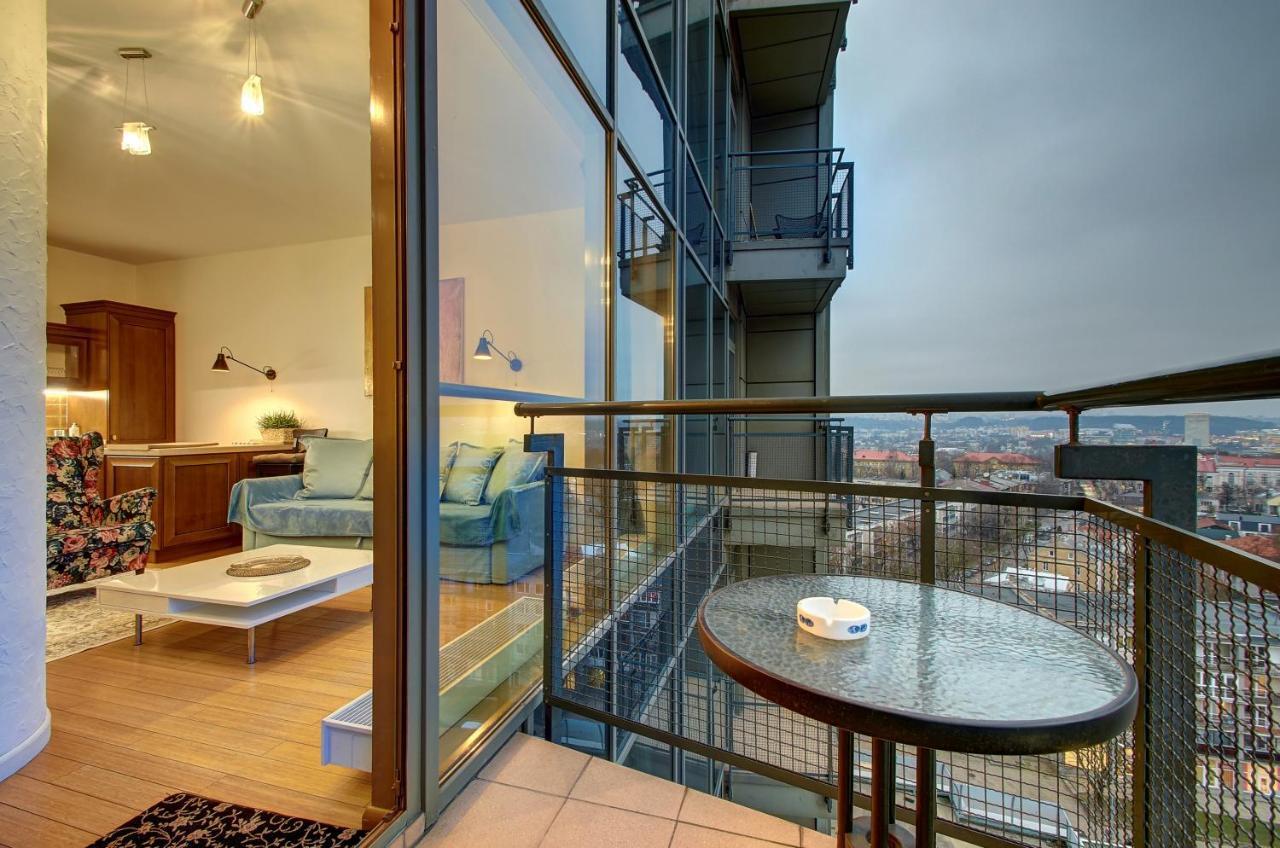 Helios 19 Luxury Vilnius Apartment Екстер'єр фото